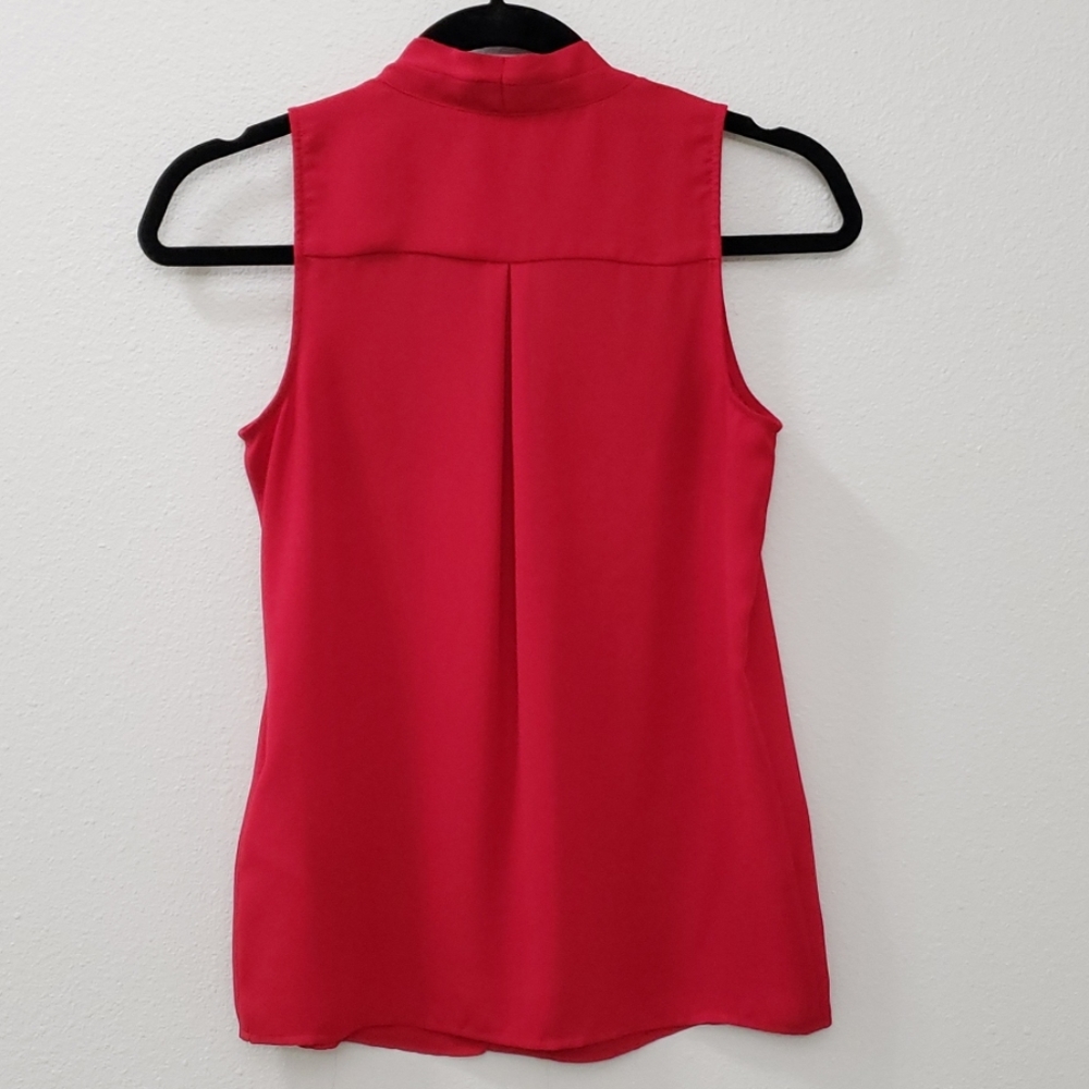 V-Neck Top - Picture 3 of 3